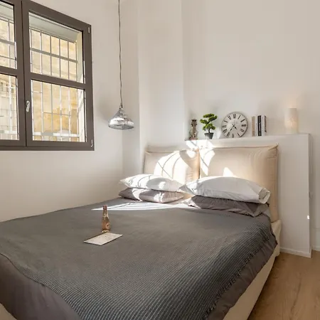 Cozy In The Heart Of * Como